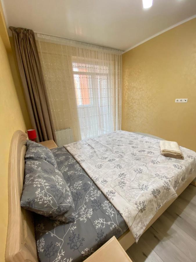 Two Bedroom Large Apartment In Kisinyov Kültér fotó