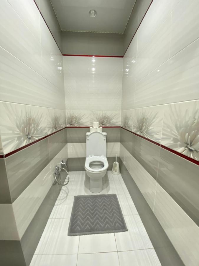 Two Bedroom Large Apartment In Kisinyov Kültér fotó