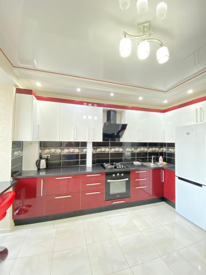 Two Bedroom Large Apartment In Kisinyov Kültér fotó