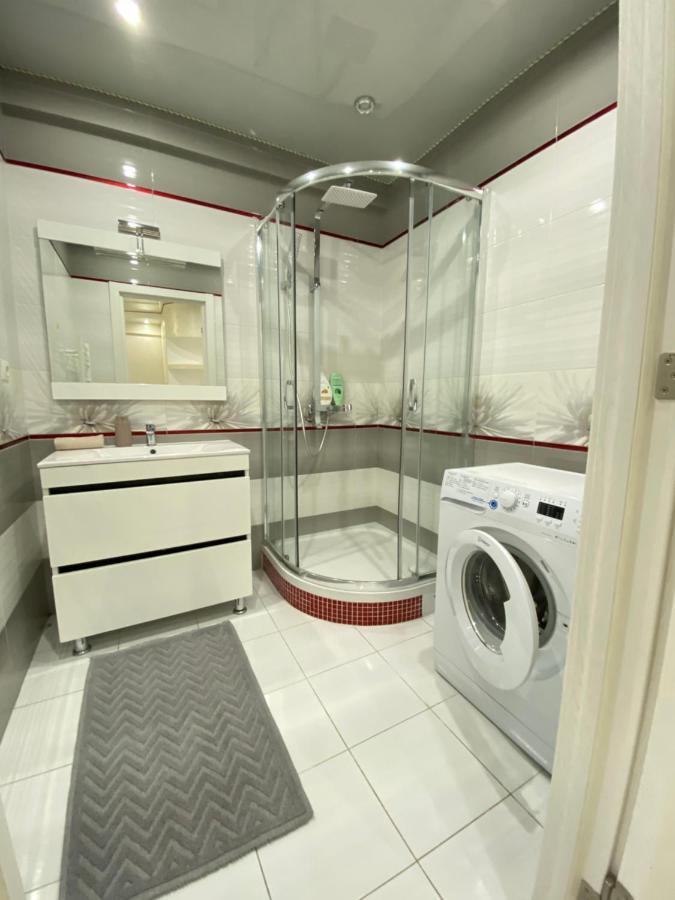 Two Bedroom Large Apartment In Kisinyov Kültér fotó