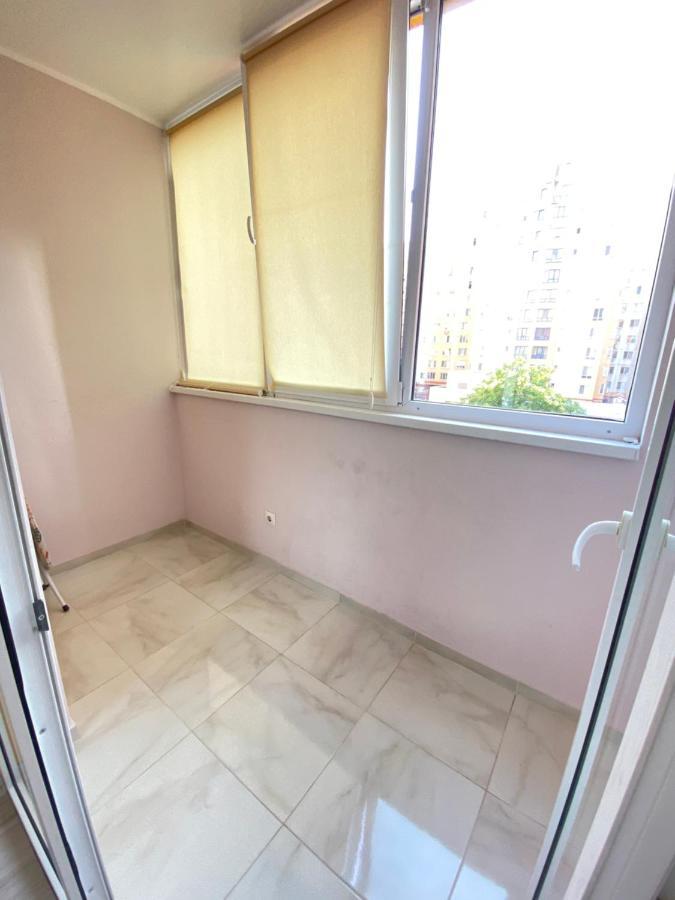 Two Bedroom Large Apartment In Kisinyov Kültér fotó