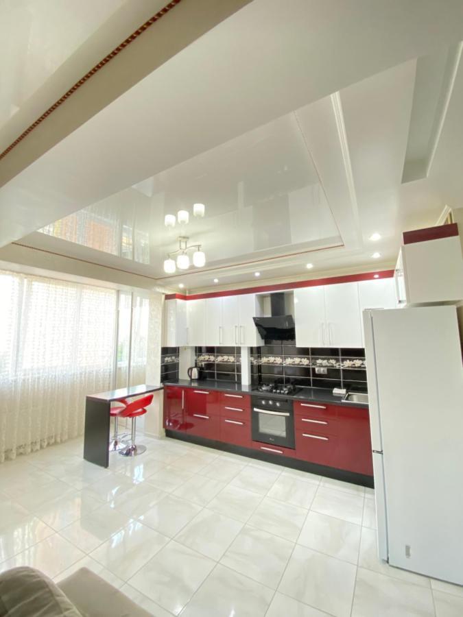 Two Bedroom Large Apartment In Kisinyov Kültér fotó