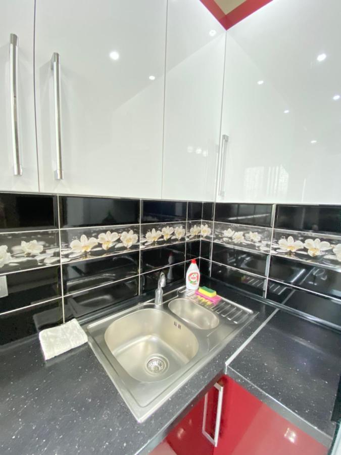 Two Bedroom Large Apartment In Kisinyov Kültér fotó